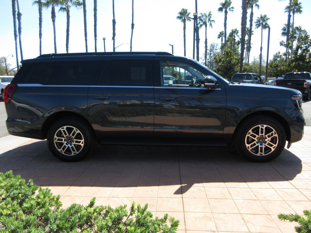 Certified 2025 Ford Expedition Max Active RWD image 5