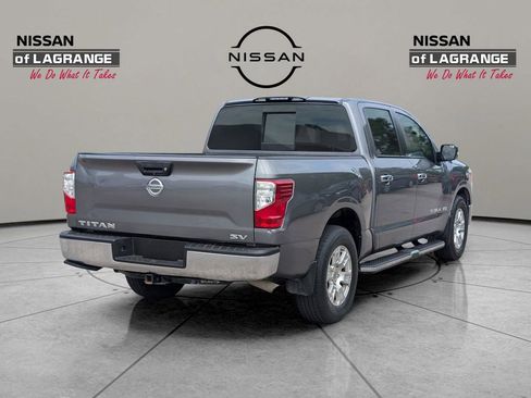 Used 2019 Nissan Titan SV RWD image 5