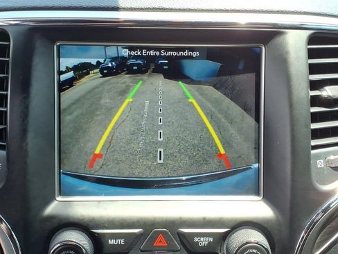 Used 2018 Jeep Grand Cherokee Limited AWD/4WD image 15