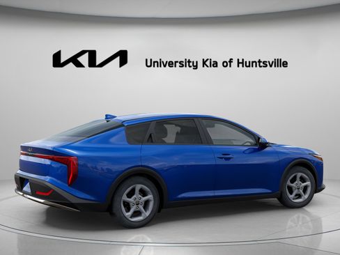 Used 2025 Kia K4 LXS image 8