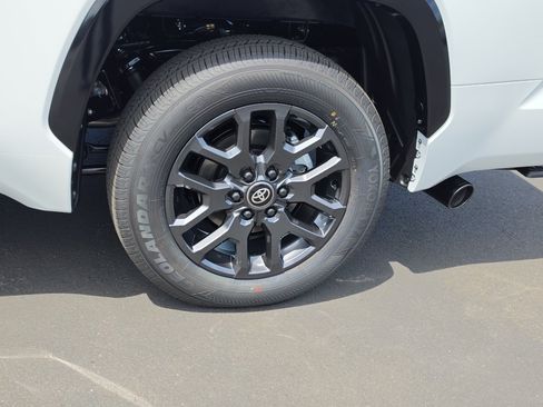 New 2026 Toyota Tundra Platinum AWD/4WD image 10