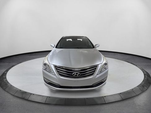 Used 2017 Hyundai Azera Limited FWD image 2