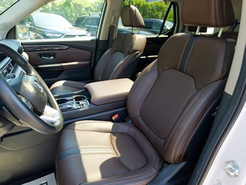 Used 2025 Honda Pilot Elite image 23