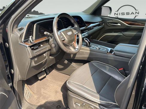 Used 2023 Cadillac Escalade ESV Premium Luxury AWD/4WD image 10