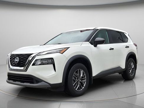 Used 2023 Nissan Rogue S image 9