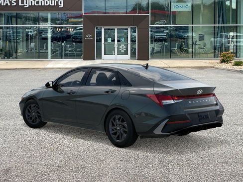New 2026 Hyundai Elantra Hybrid FWD image 5