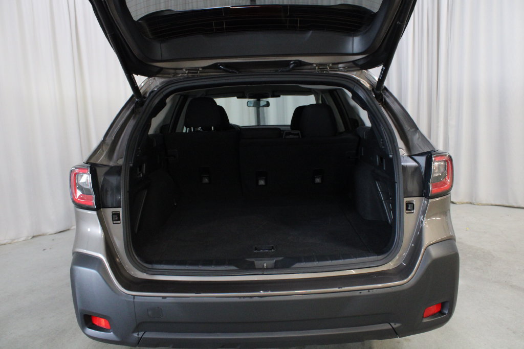 Used 2024 Subaru Outback Premium AWD/4WD image 32
