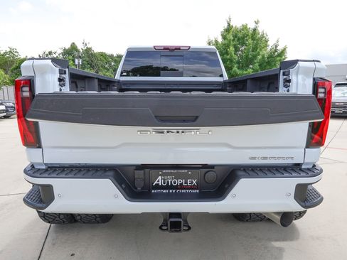 Used 2026 GMC Sierra 3500 Denali Ultimate AWD/4WD image 5