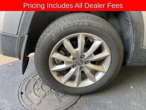 Used 2014 Jeep Cherokee Limited w/ Trailer Tow Group AWD/4WD image 11