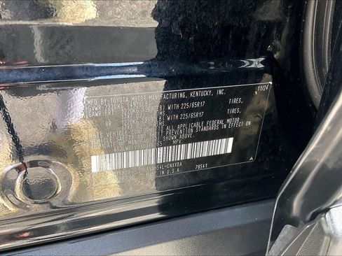 Used 2025 Toyota RAV4 LE AWD/4WD image 36