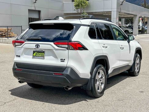 Used 2022 Toyota RAV4 XLE w/ Convenience Package AWD/4WD image 6