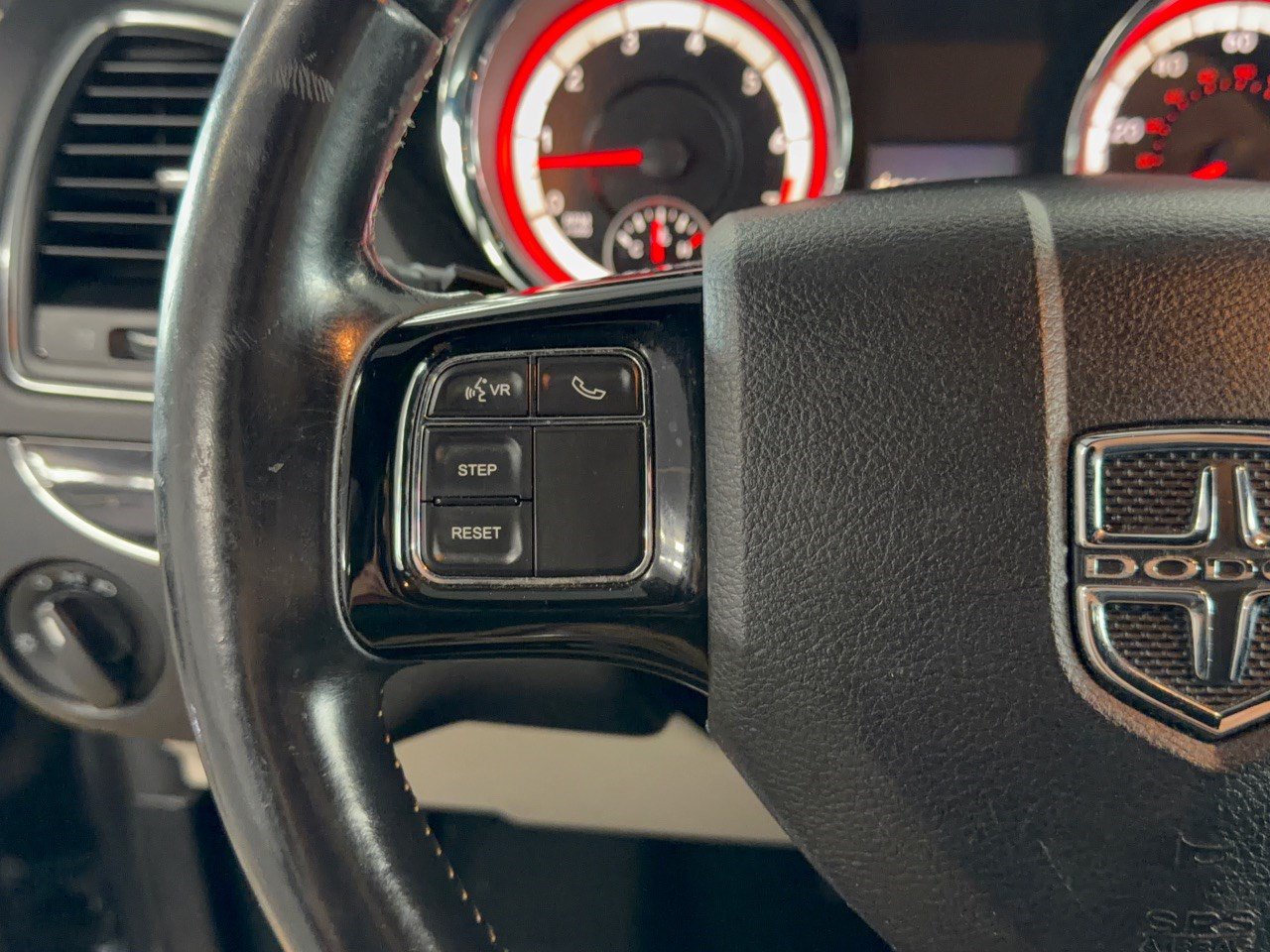 Used 2016 Dodge Grand Caravan SE FWD image 18