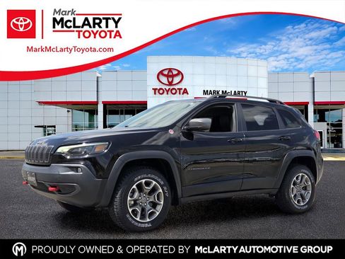 Used 2020 Jeep Cherokee Trailhawk w/ Cold Weather Group AWD/4WD image 1