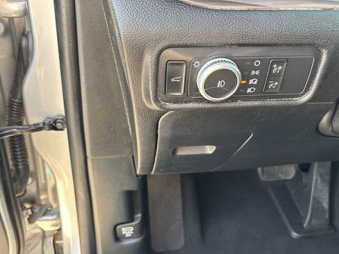 Used 2021 Ford Explorer Limited w/ Equipment Group 301A AWD/4WD image 23