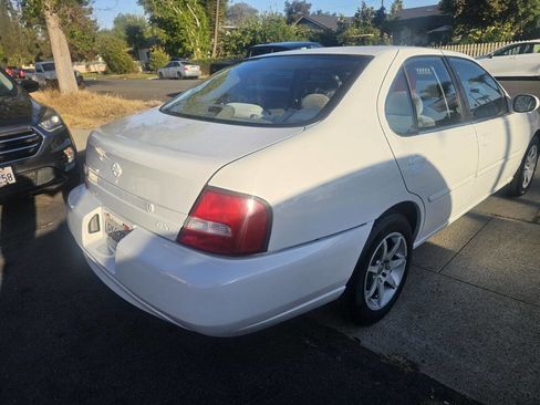 Used 2001 Nissan Altima GXE image 6