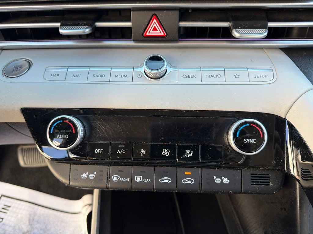 Used 2024 Hyundai Elantra Limited FWD image 29