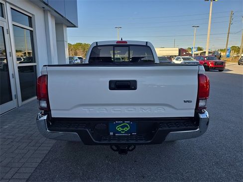 Used 2018 Toyota Tacoma SR5 image 8