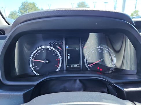 Used 2022 Toyota 4Runner TRD Off-Road Premium w/ TRD Black Wheel Package (TMS) AWD/4WD image 14