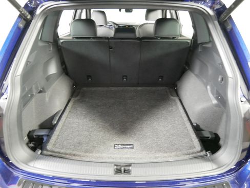 Used 2023 Volkswagen Tiguan SEL R-Line AWD/4WD image 18