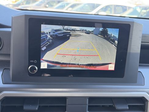 Used 2024 Toyota Tacoma TRD Off-Road image 30