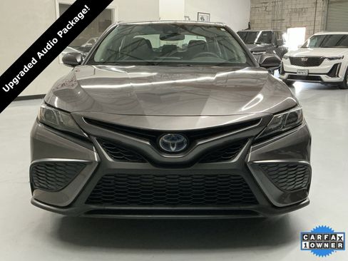 Used 2023 Toyota Camry SE image 2