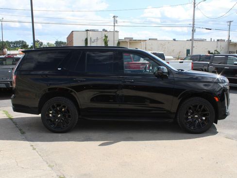 Used 2023 Cadillac Escalade Sport w/ LPO, ONYX Package AWD/4WD image 3