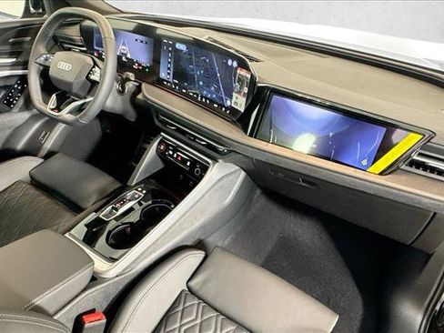 New 2026 Audi SQ5 Prestige AWD/4WD image 28