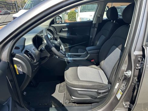 Used 2014 Kia Sportage LX image 11