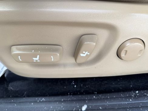 Used 2013 Toyota 4Runner SR5 image 16