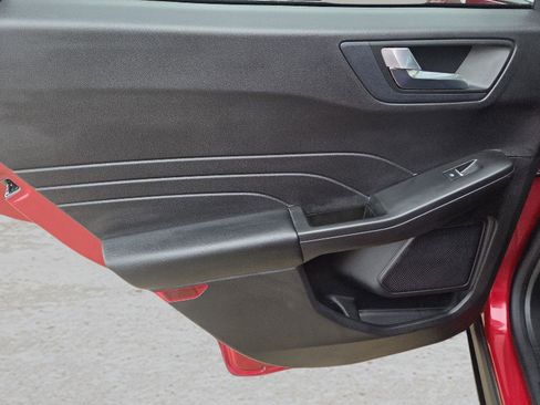 Used 2022 Ford Escape Titanium w/ Class II Trailer Tow Package image 30