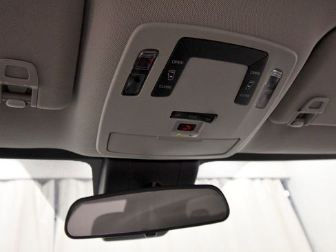 Used 2024 Toyota Sienna LE image 26