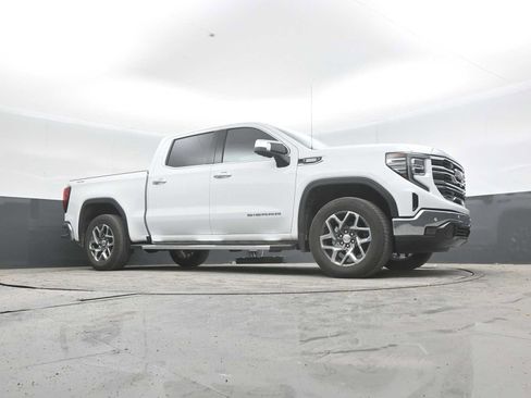 Used 2024 GMC Sierra 1500 SLT w/ SLT Premium Plus Package AWD/4WD image 27