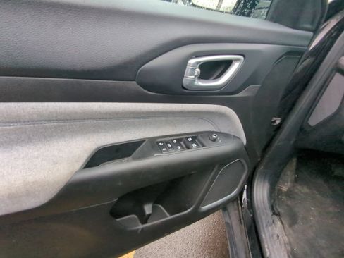 Used 2024 Jeep Compass Latitude AWD/4WD image 8