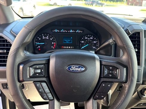 Used 2022 Ford F250 XL w/ Power Equipment Group RWD image 9