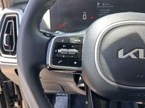 Used 2024 Kia Sorento S w/ Panoramic Sunroof Package FWD image 19