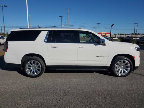 Certified 2024 Chevrolet Suburban Premier image 7