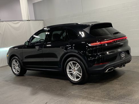 New 2026 Porsche Cayenne image 3