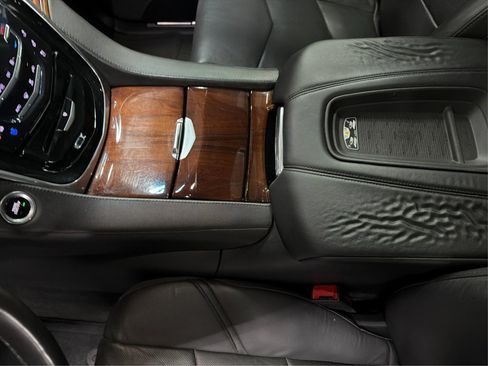 Used 2016 Cadillac Escalade Premium AWD/4WD image 34