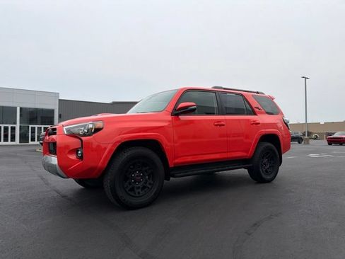 Used 2024 Toyota 4Runner TRD Off-Road Premium w/ Moonroof Package AWD/4WD image 3
