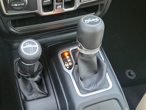 Used 2018 Jeep Wrangler Unlimited Sport S AWD/4WD image 25