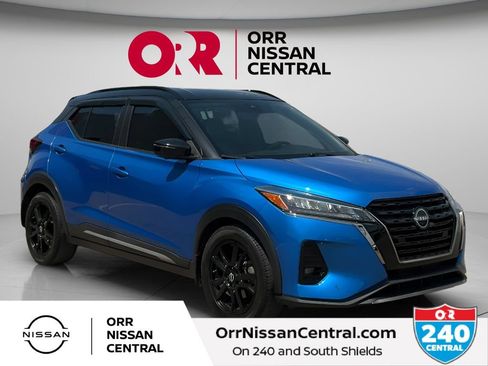 Used 2022 Nissan Kicks SR w/ Premium Package FWD image 3