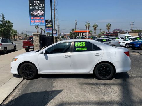 Used 2012 Toyota Camry LE FWD image 3