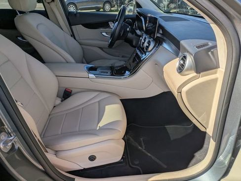 Used 2021 Mercedes-Benz GLC 300 image 25