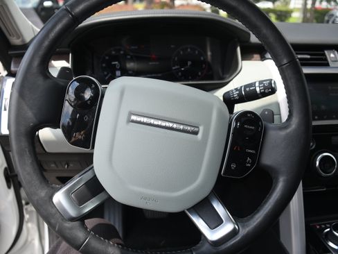 Used 2019 Land Rover Discovery HSE Luxury AWD/4WD image 15