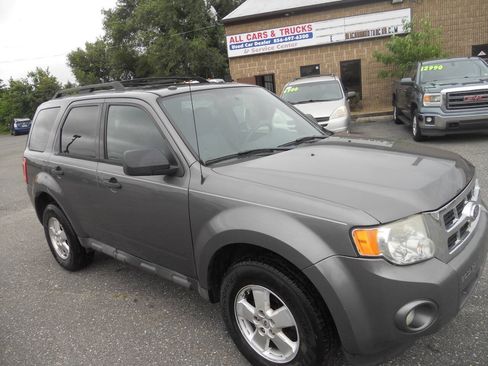 Used 2011 Ford Escape XLT w/ 203A Rapid Spec Order Code FWD image 5
