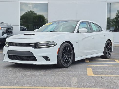 Used 2018 Dodge Charger R/T RWD image 1
