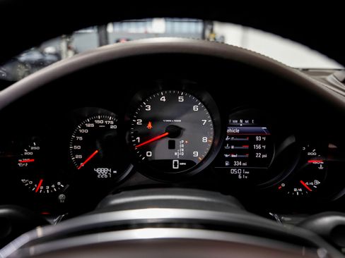 Used 2014 Porsche 911 Carrera S image 11