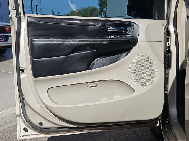 Used 2012 Dodge Grand Caravan Crew w/ Trailer Tow Group FWD image 11
