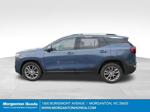 Used 2024 GMC Terrain SLT AWD/4WD image 5