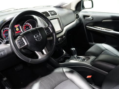 Used 2019 Dodge Journey Crossroad w/ Driver Convenience Group image 11